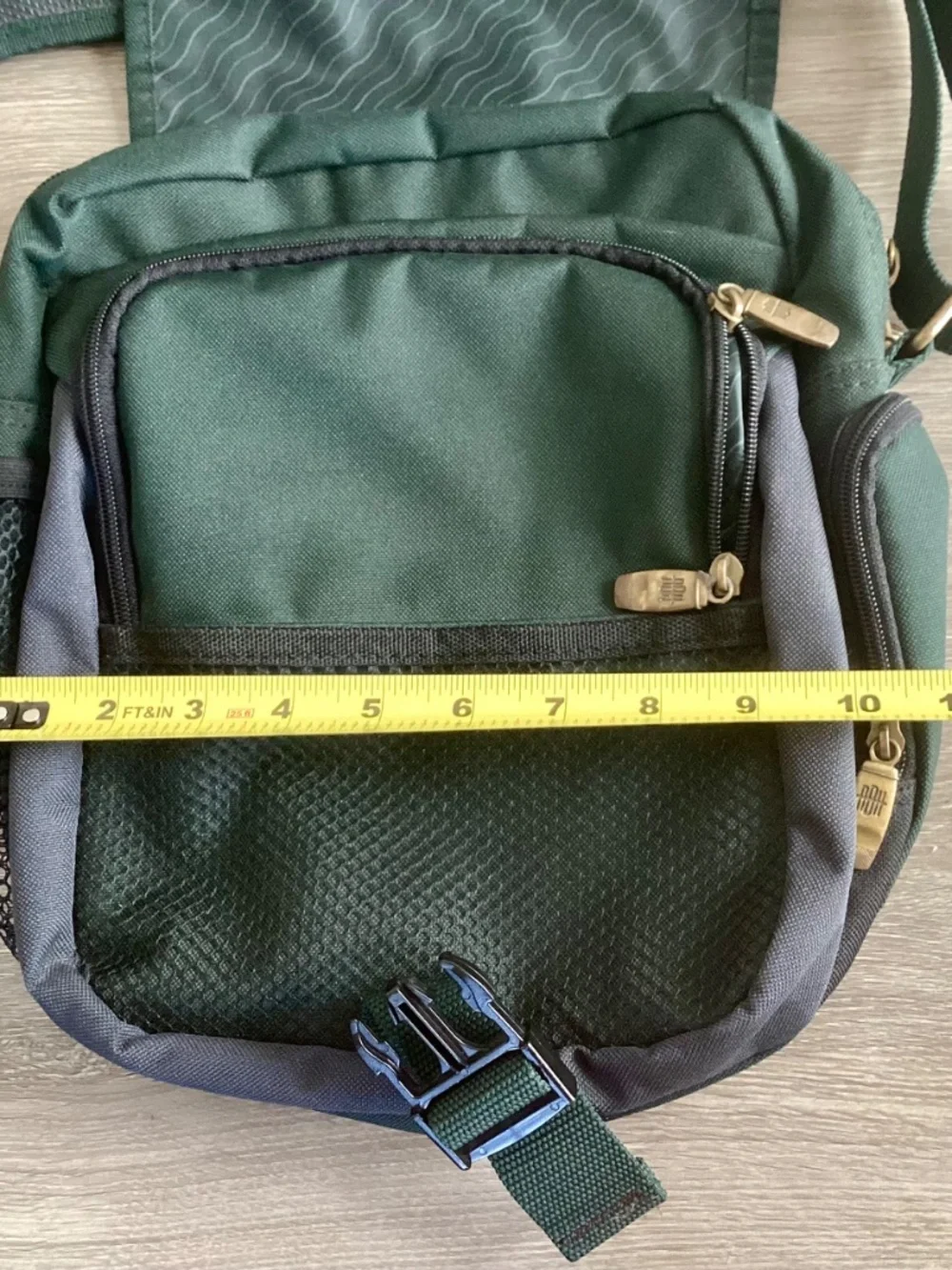 Ricardo Beverly Hills Men’s travel bag cross body carry on Green Buckle Pockets